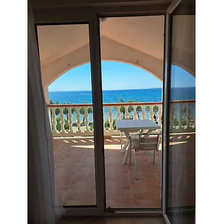 Liveric Seafront Apartamento Zaton (Zadar)