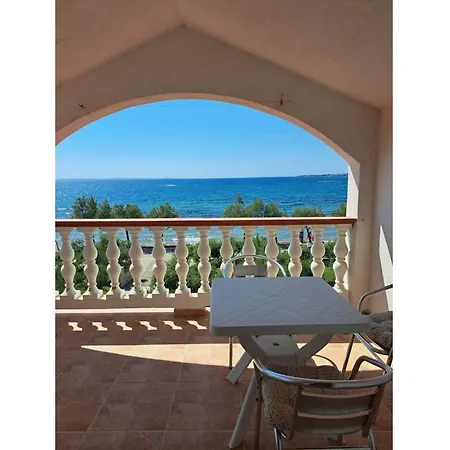 Liveric Seafront Apartamento Zaton (Zadar)